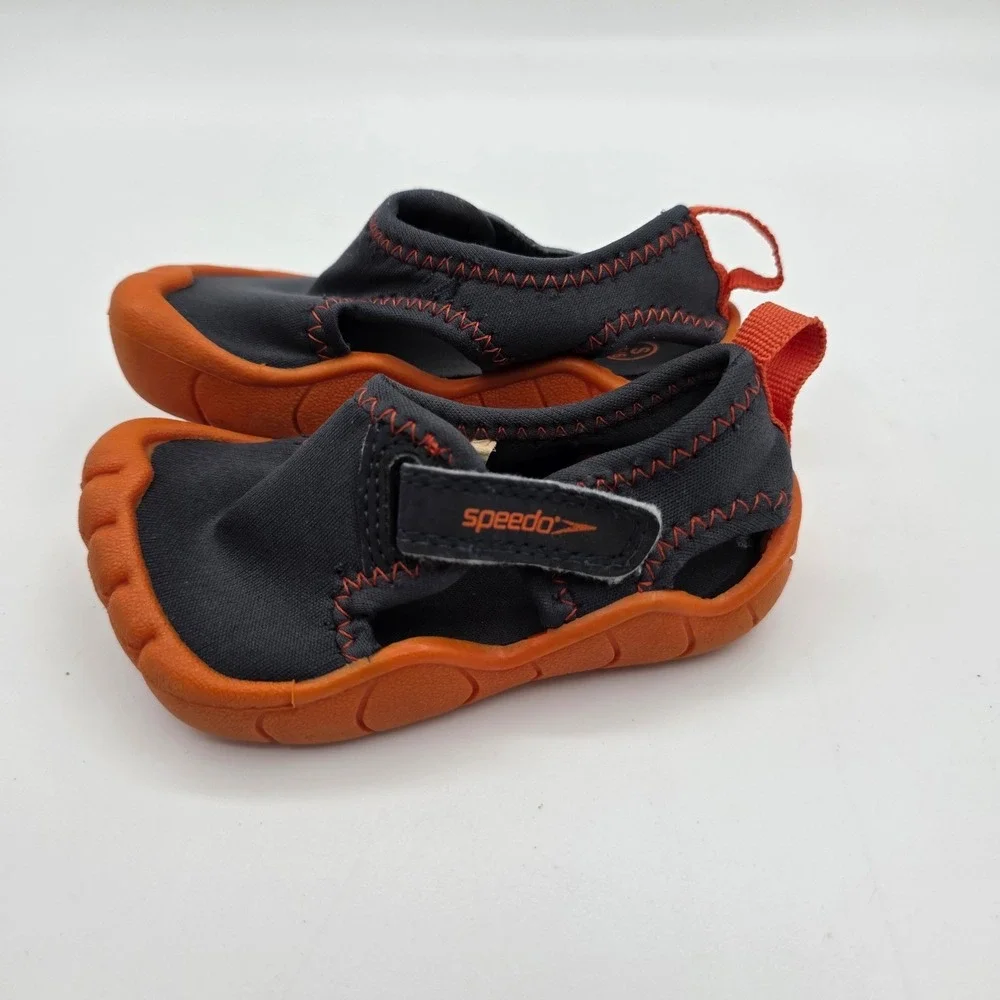 Speedo Kids Water Shoes Charcoal Grey Orange Size S 5/6 Hook and Loop Strap